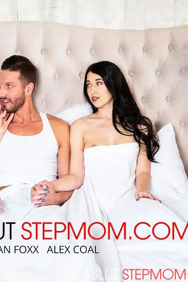 Alex Coal Fucks Her Boyfriend With Her Slutty Stepmom Reagan Foxx