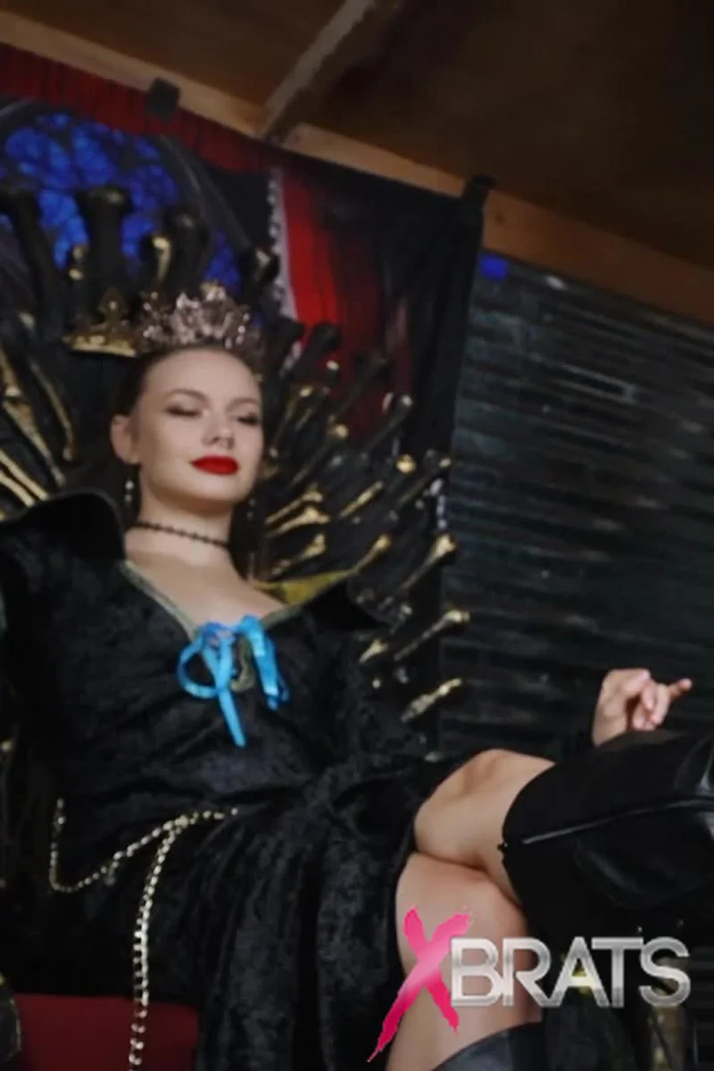 Queen Of Darkness Sfx - Naomi Swann